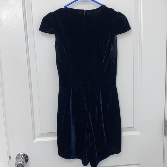 Tobi blue velvet romper - Picture 4 of 4